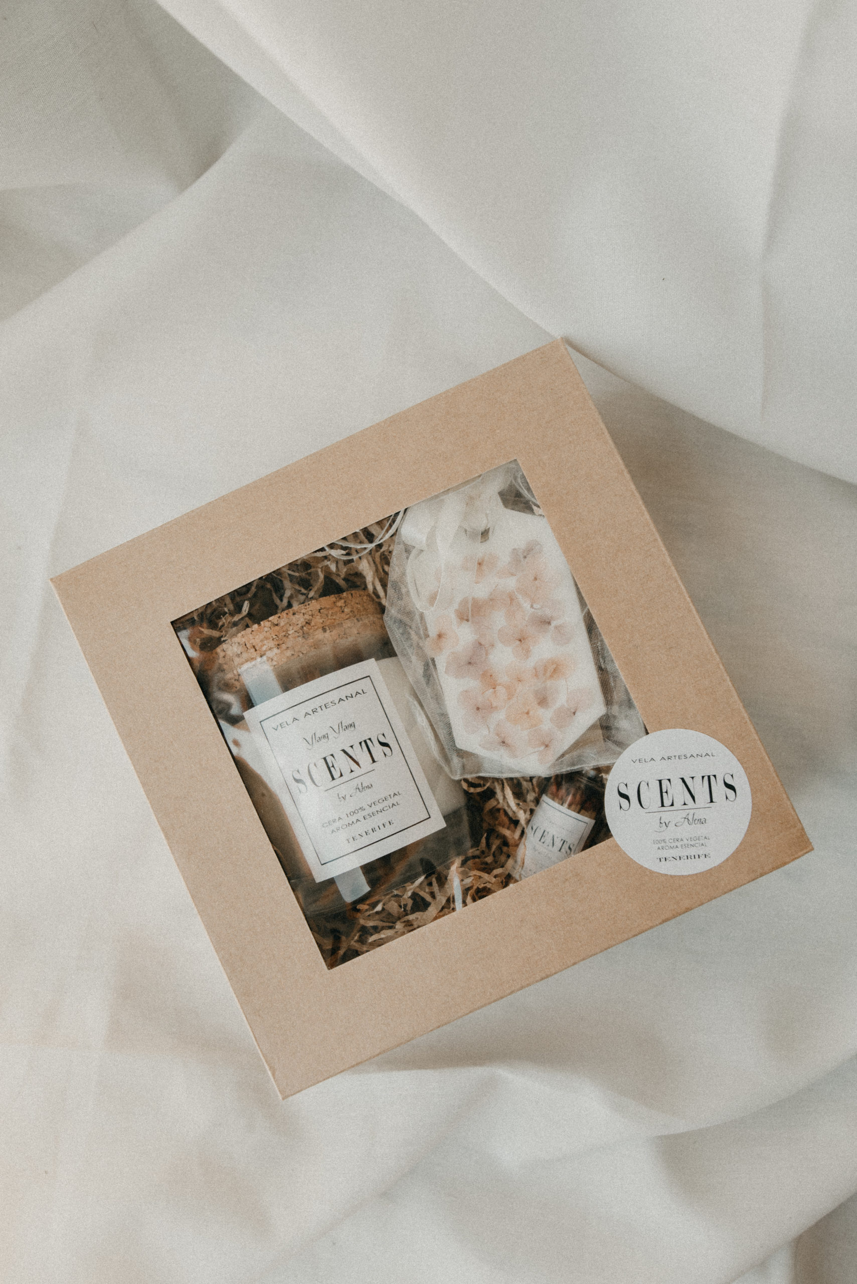 Box con Vela mediana 150ml + Aromatizador - Imagen 3